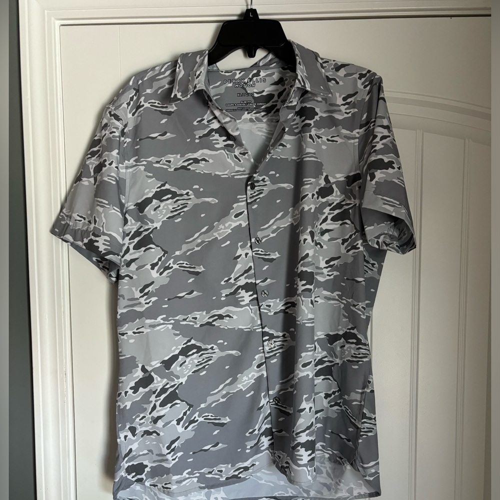 Perry Ellis button shirt